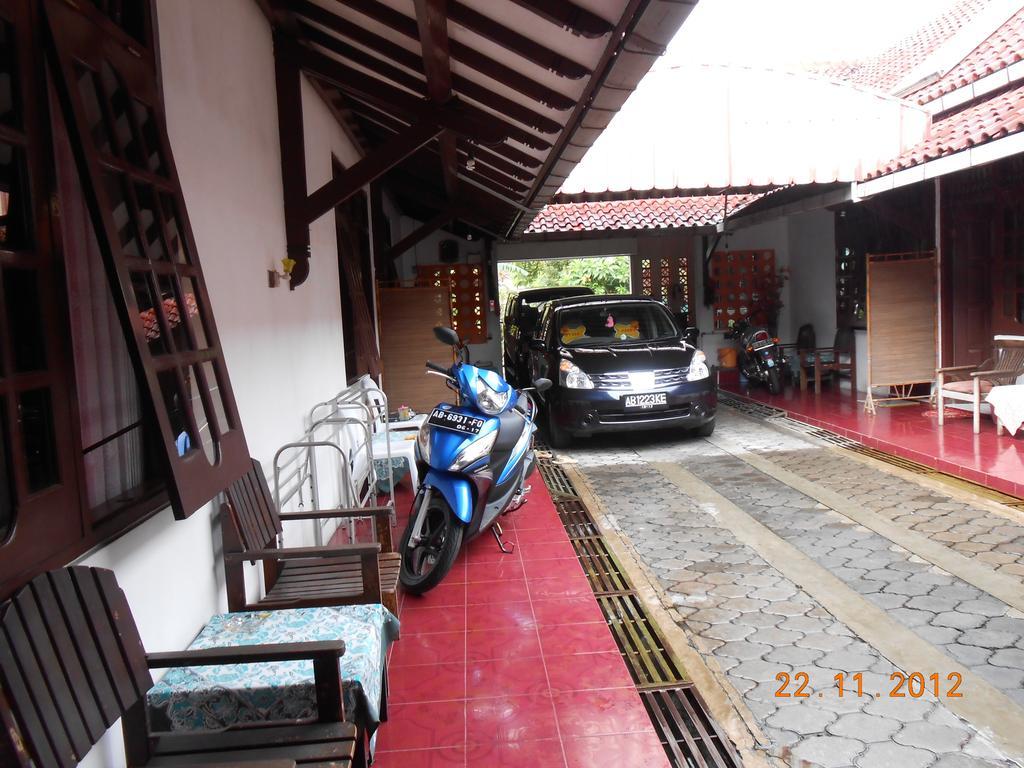 Fortuna Guest House Yogyakarta Exterior foto