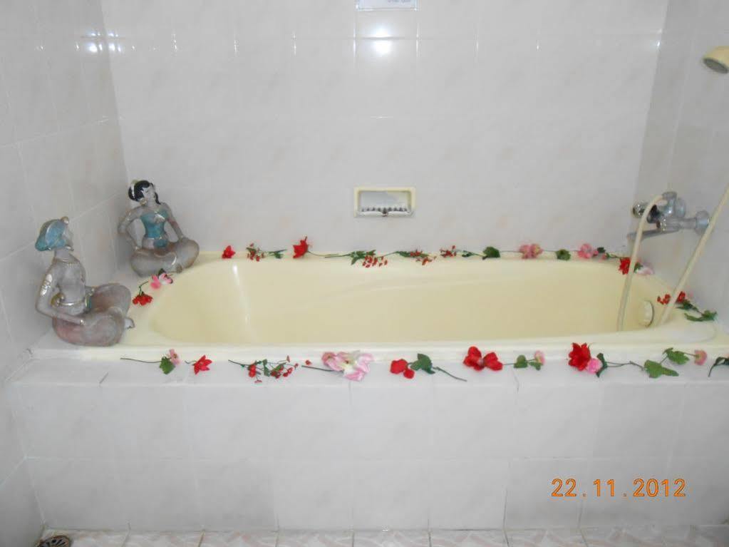 Fortuna Guest House Yogyakarta Exterior foto