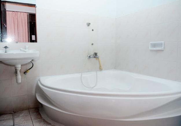 Fortuna Guest House Yogyakarta Exterior foto